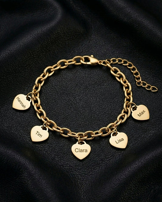 Elegantes Armband mit personalisierten Herzen
